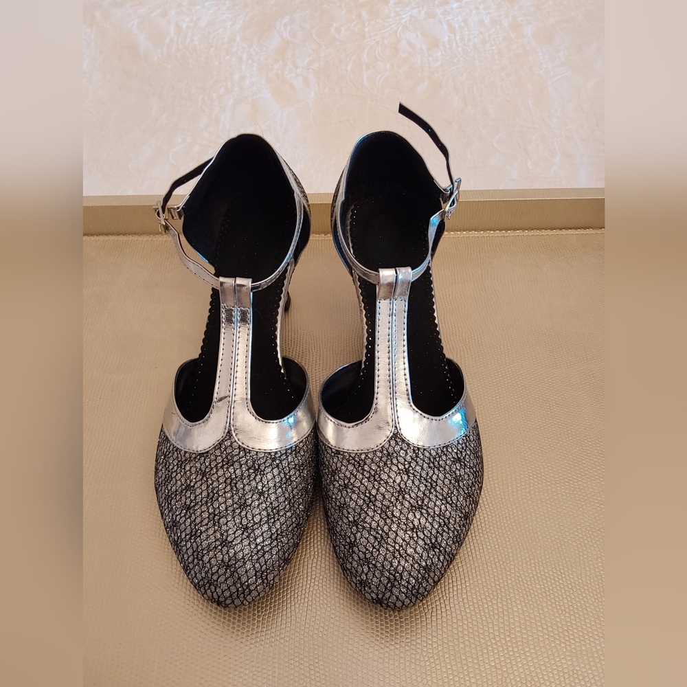 Dancing shoes -like new
